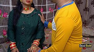 印度素人bhabhi在高清视频中被Devi插入她的阴道