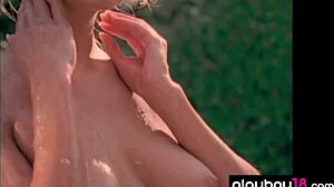 बड़े स्तन वाली ब्लोंड बेब अपने बड़े नकली स्तन को सोलो वीडियो में दिखाती है