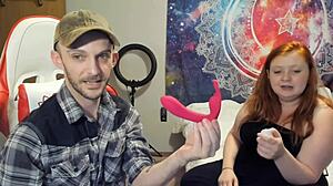 Sophia Sinclair és Jasper Spice animált pornóban játszanak a puncijukkal és dildójukkal