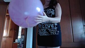 Исследуйте мир воздушных шаров с этой коллекцией из 69 видео